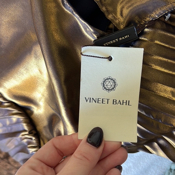 Vineet Bahl jumpsuit - Picture 4 of 5